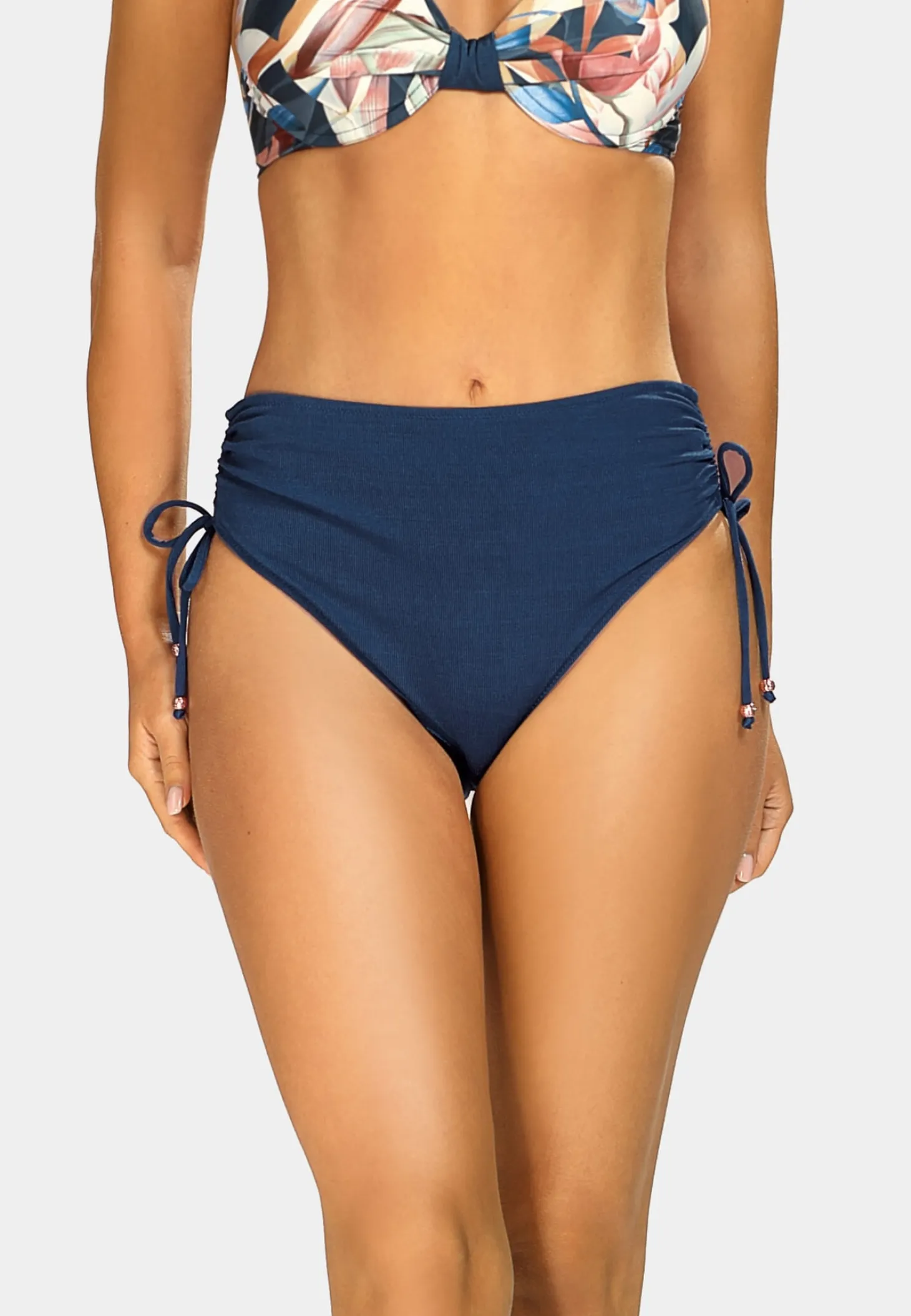 Figi od bikini wysoki stan regulowane FD90/839P